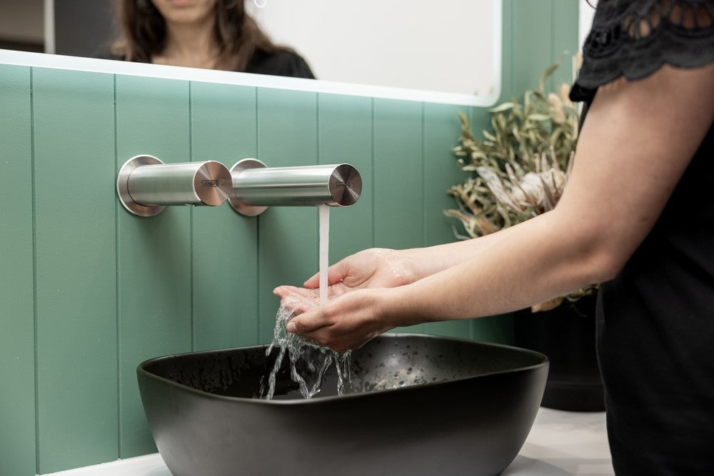 Wassersparende Armaturen für öffentliche WCs