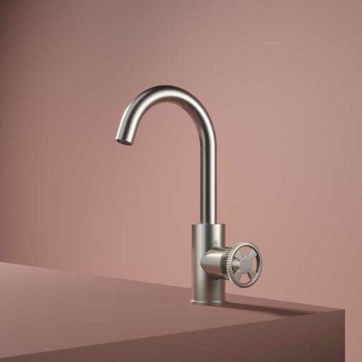 Washbasin mixer with sequence control